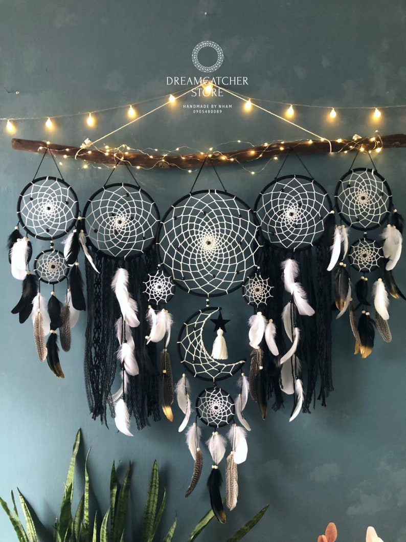 Dreamcatcher moon and stars hanging over the bed? - Buulgo