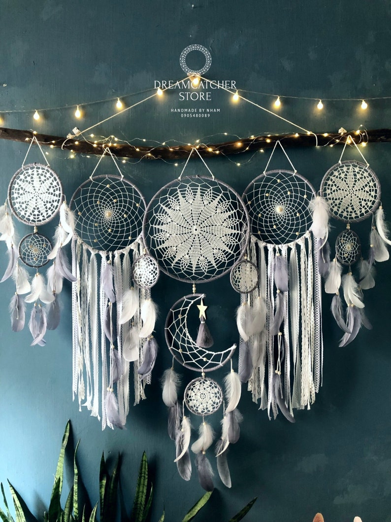 Dreamcatcher moon and stars hanging over the bed? - Buulgo